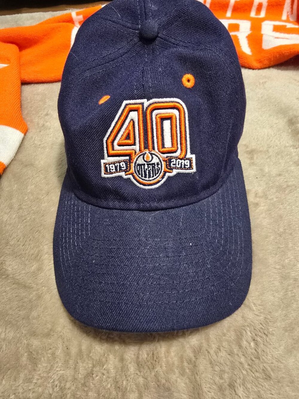 NHL Edmonton oiler 40th aniversery cap plus scarff, - Picture 3 of 6